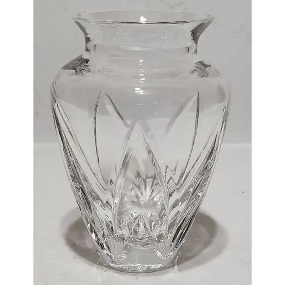 Attendants Collection
by WATERFORD CRYSTAL Mini 4” Flower Vase - Picture 2 of 3